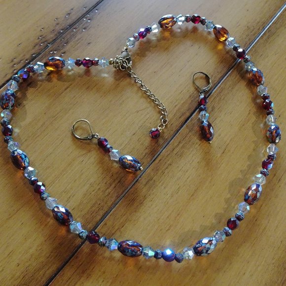 Handcrafted artisanal necklace & earring ensemble in amber & crystal - Picture 7 of 7